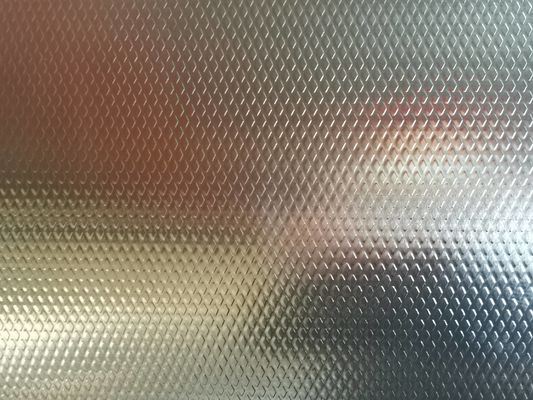 Empilhadeira de alumínio pré-pintada com diamantes com resistência ao impacto ≥ 20 j